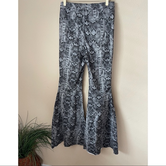 We The Free Geo Printed Flare Pants 29 NWT - Picture 6 of 11